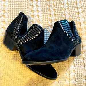 Vince Camuto - suede ankle boots. Size 6 1/2